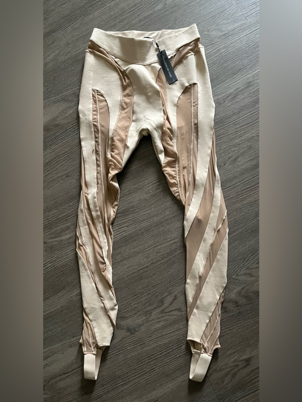 Maniere De Voir Nude & Cream Spiral Contour Sheer Leggings - Picture 2 of 10